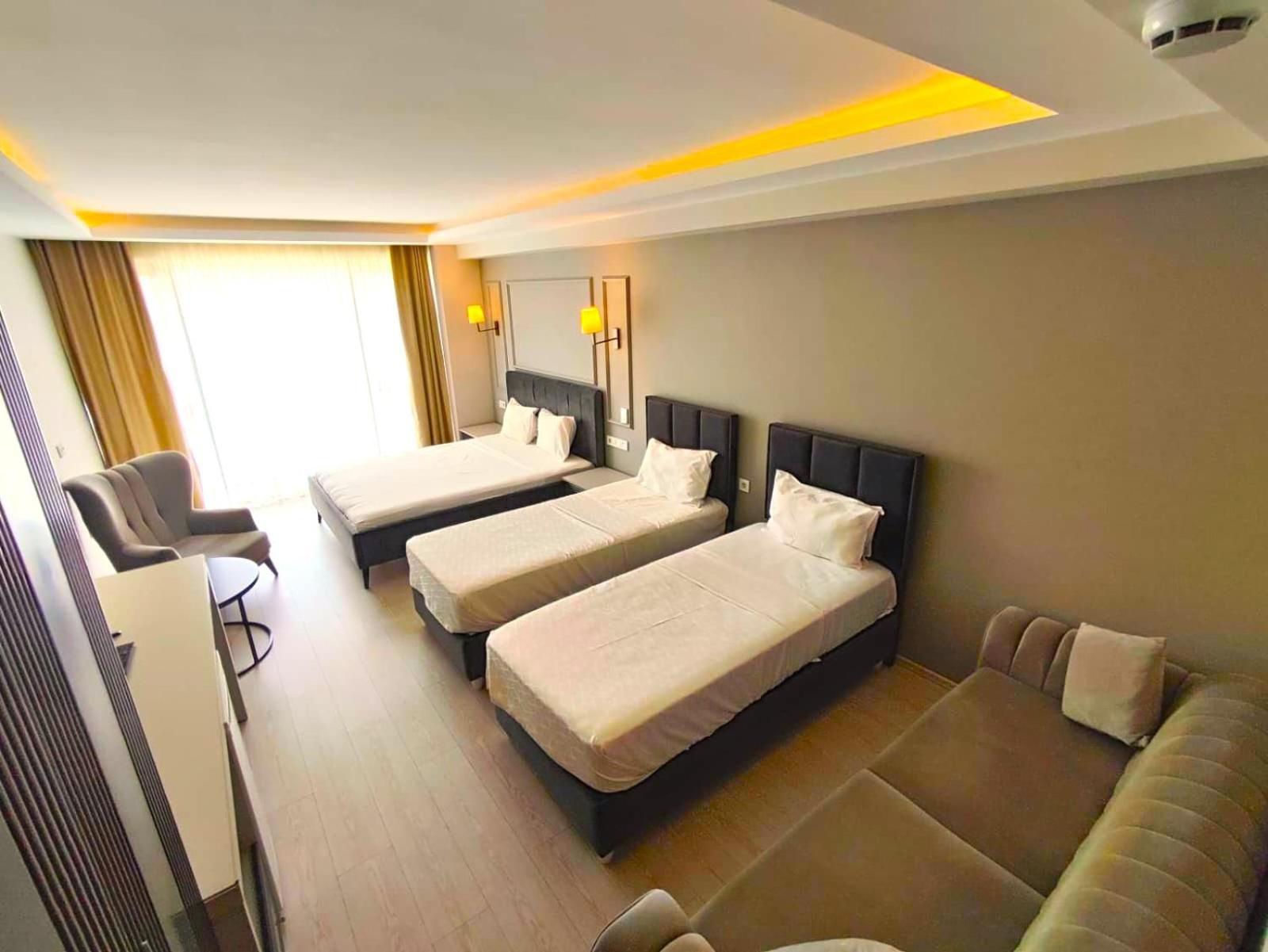 Petra Hotel Tuzla — Foto’s 1